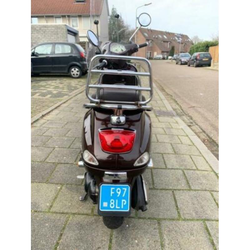 Goed onderhouden Vespa LX Touring bj 2011