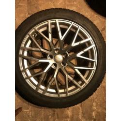 Audi Q5 velgen met z.g.a.n. Winterbanden 20 inch