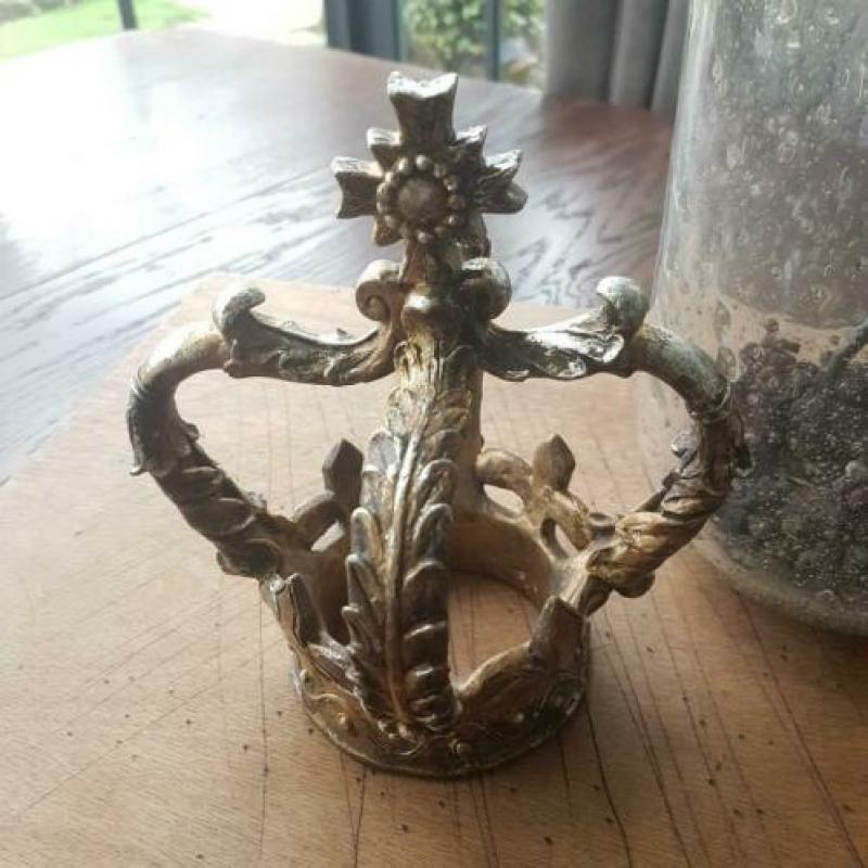 Brocante decoratieve goud en zilverkleurige kroon