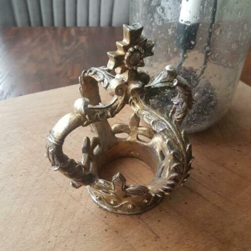 Brocante decoratieve goud en zilverkleurige kroon