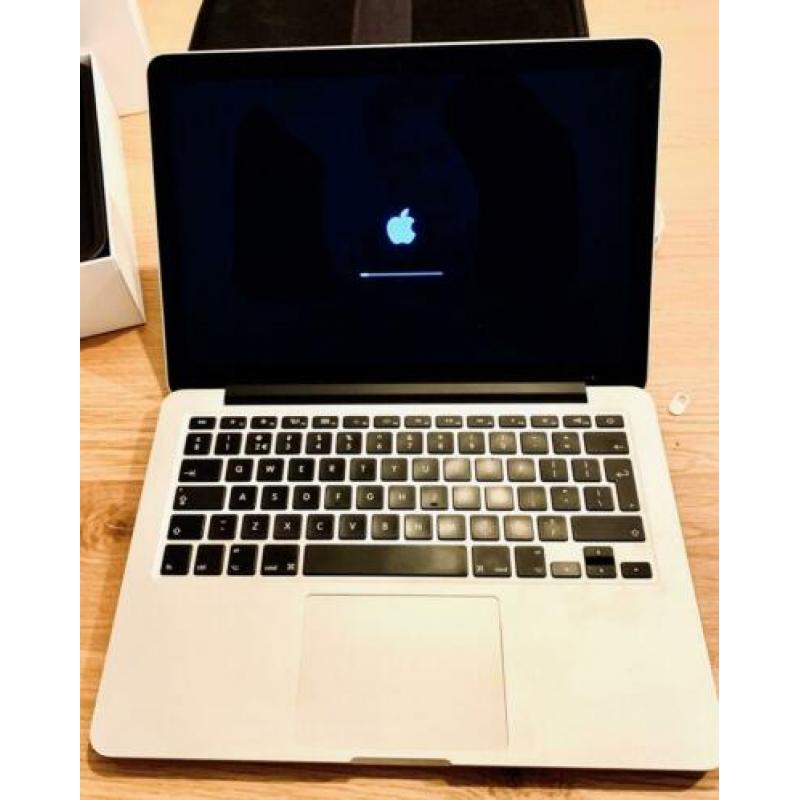 MacBook Pro 13 Retina - zeer goed + adapter + sleeve