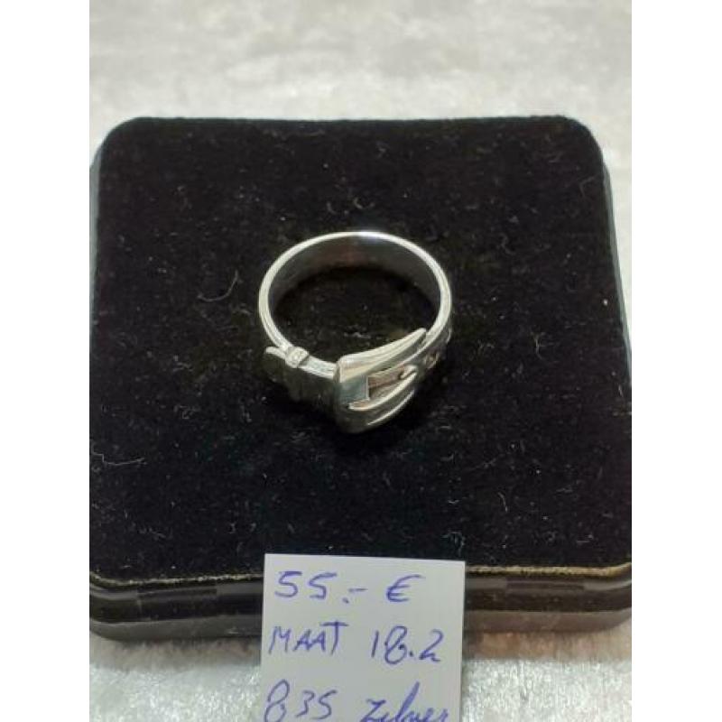 Antieken zilveren ring vorm van riem 835 zilver