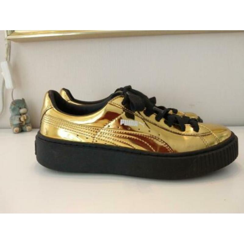 Goud kleurige Puma sneakers