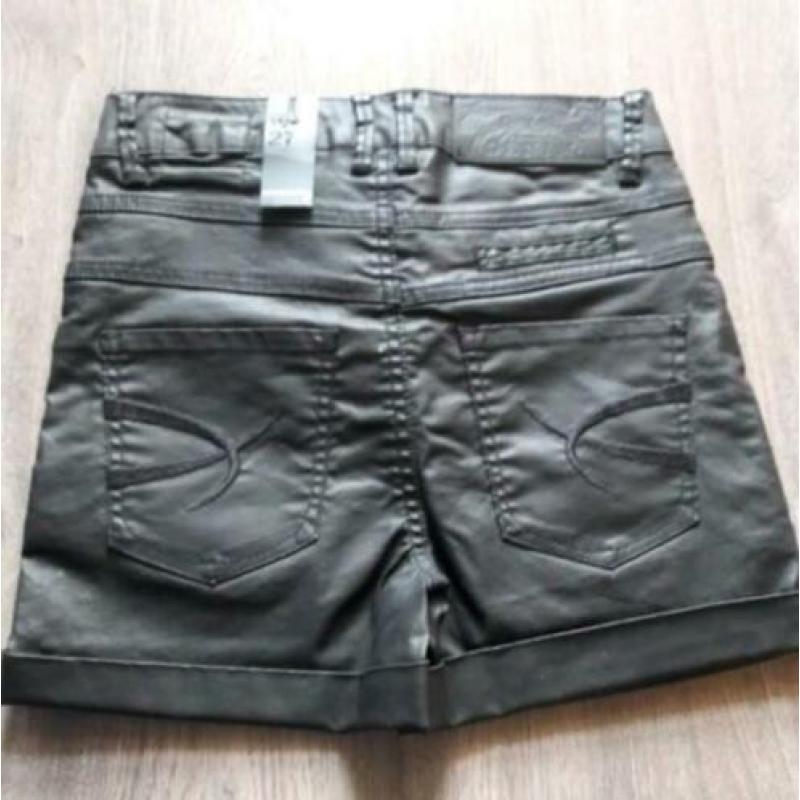 Nieuwe stoere Outfitters nation korte broek Maat 164