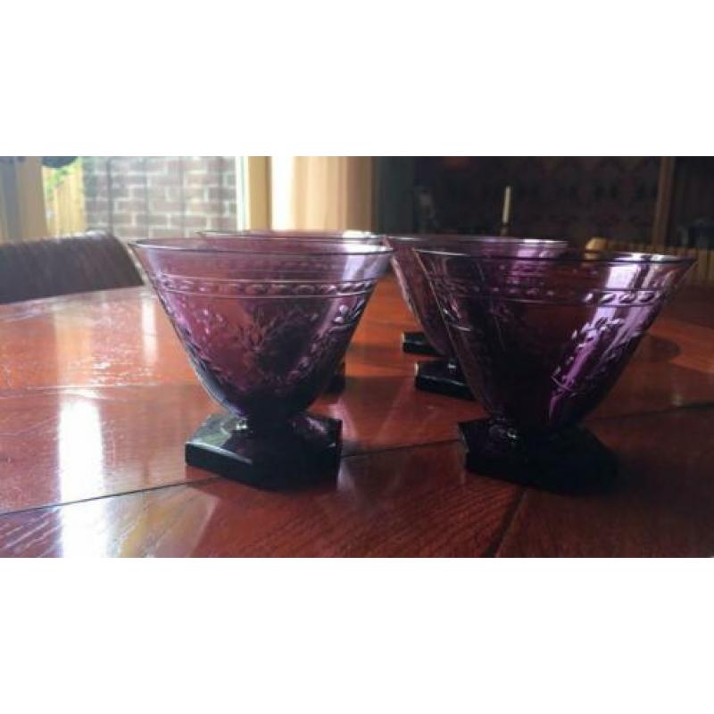 6 hele mooie art deco paars/aubergine antieke glazen/coupes