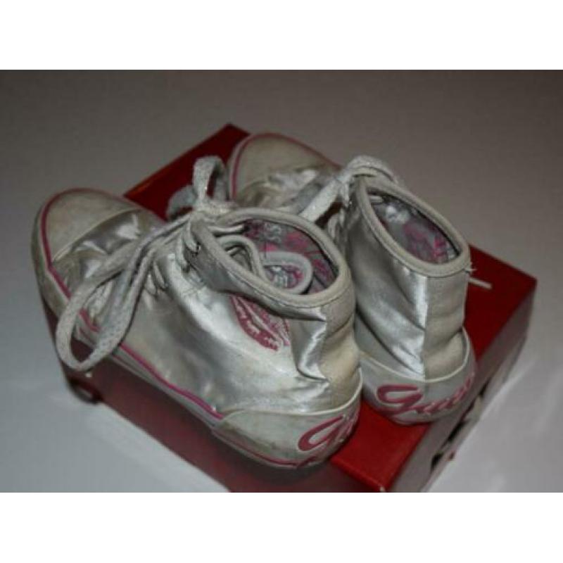 *~* Guess *~* Schoenen / Sneakers *~* Maat 33 *~*