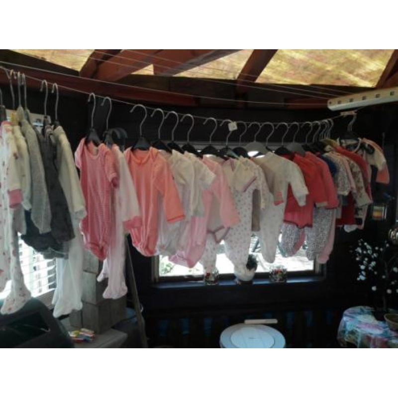 te koop verschillende babykleding maat 50