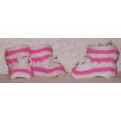 Baby Booties 0-3 m., handgebreide slofjes, wit met roze