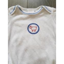 BAMBINO witte romper schaapje maat 50/56 (KG511)