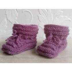 Aubergine Baby Booties 0-3 m., handgebreide babyslofjes