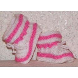 Baby Booties 0-3 m., handgebreide slofjes, wit met roze