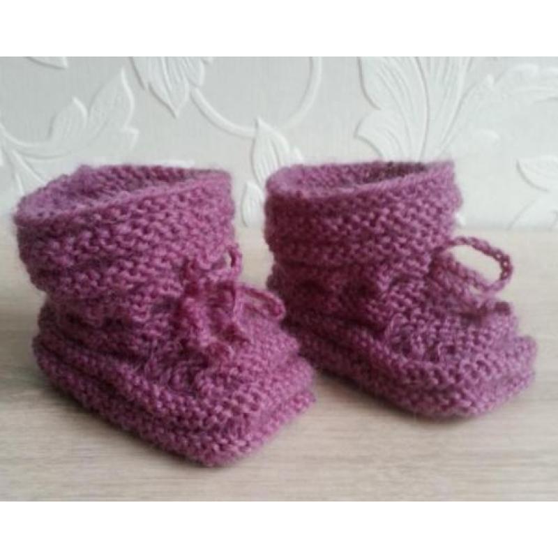 Aubergine Baby Booties 0-3 m., handgebreide babyslofjes